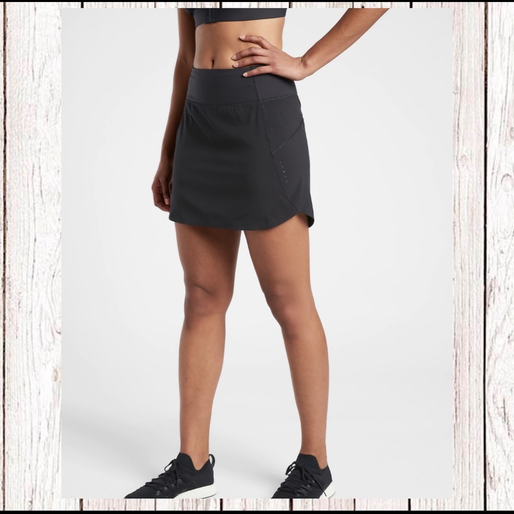 Athleta Run With It 14” Skort NWT BLACK